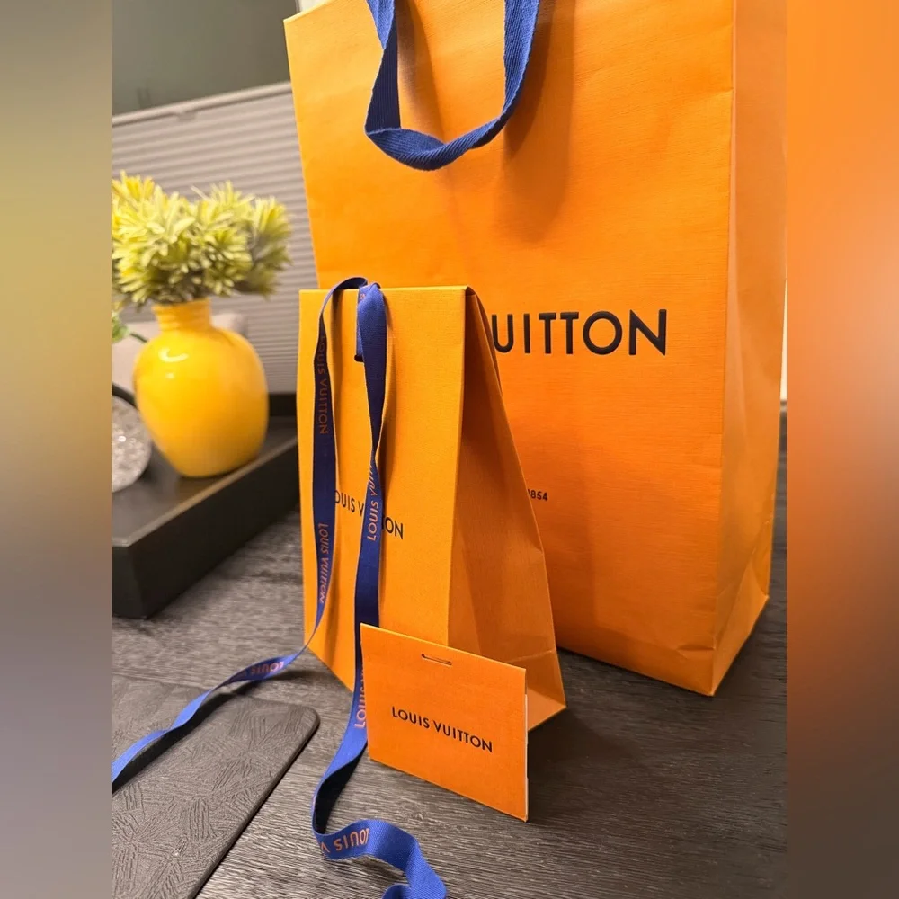 Louis Vuitton Shopping Bag with ribbon, smaller gift bag and gift tag. - Picture 1 of 9